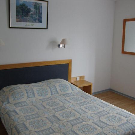 Hotel Au Petit Languedoc Lourdes Oda fotoğraf
