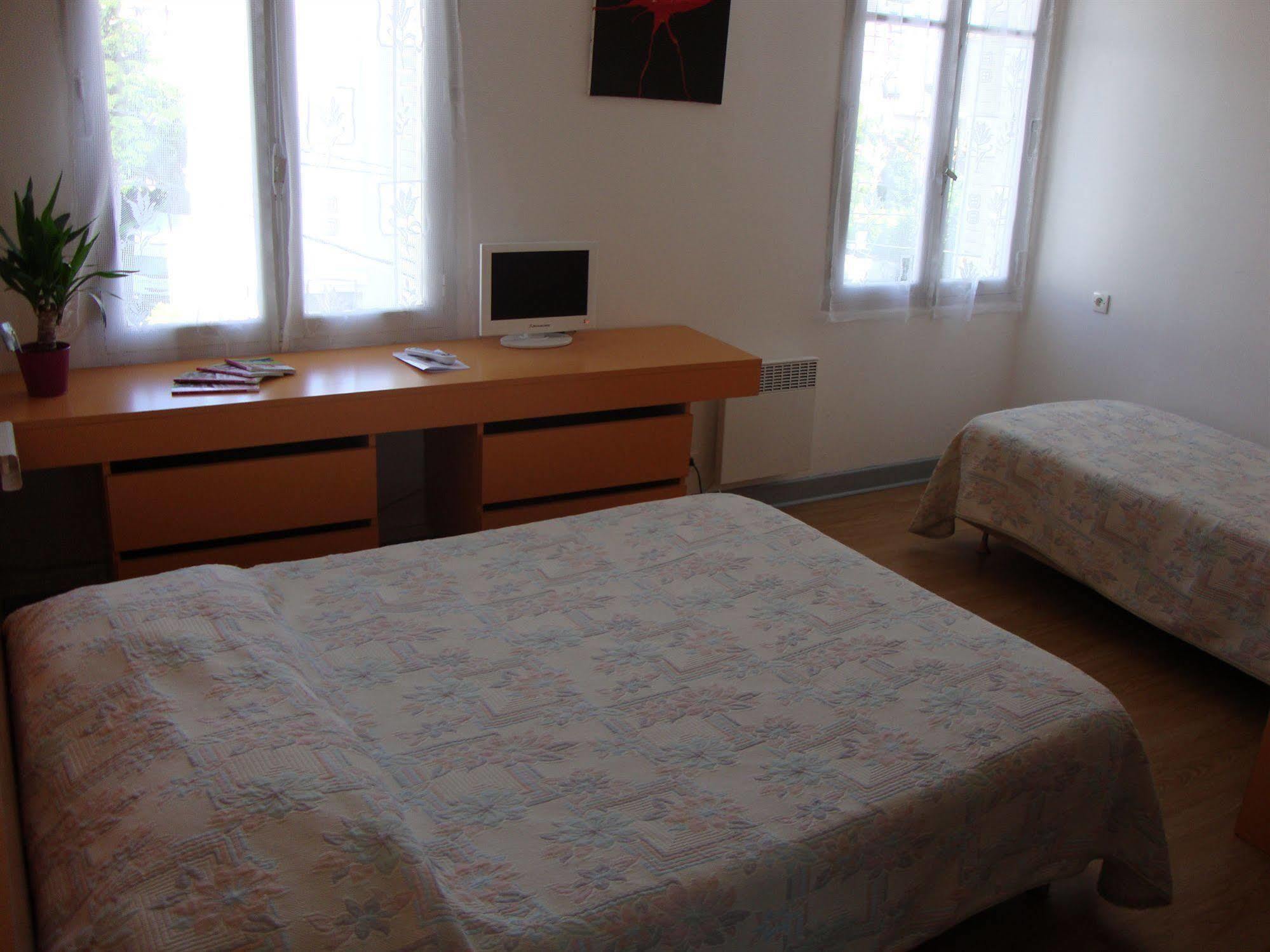 Hotel Au Petit Languedoc Lourdes Dış mekan fotoğraf